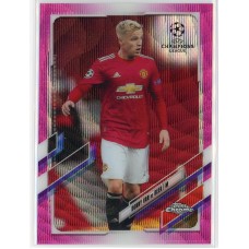 2020-21 TOPPS CHROME UEFA CHAMPIONS LEAGUE DONNY VAN DE BEEK #82 PINK X-FRACTOR MANCHESTER UNITED